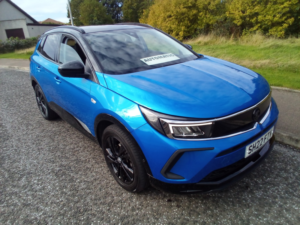 2022 Vauxhall Grandland Gs-Line 1.5 Turbo D Automatic in Blue — image 2