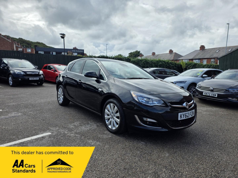 2012 Vauxhall Astra 2.0 Cdti Ecoflex Elite in Black — image 1