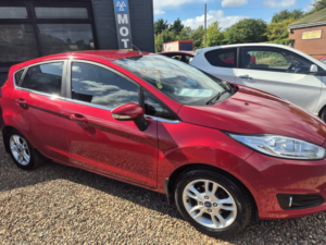 2016 Ford Fiesta 1.0 T Ecoboost Zetec in Red — image 2