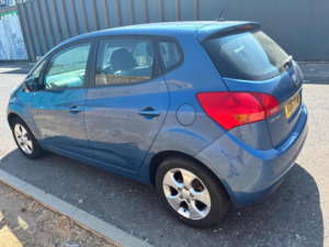 2012 Kia Venga 1.4 Ecodynamics 2 Euro 5 (s/s) 5dr in Blue — image 4