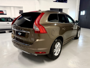 2016 Volvo Xc60 2.4 Se Nav D4 AWD in Bronze — image 2