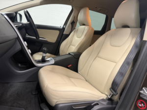 2016 Volvo Xc60 2.4 Se Nav D4 AWD in Bronze — image 3