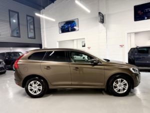 2016 Volvo Xc60 2.4 Se Nav D4 AWD in Bronze — image 5