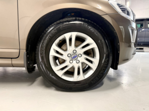 2016 Volvo Xc60 2.4 Se Nav D4 AWD in Bronze — image 6