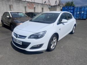 2015 Vauxhall Astra 1.4i Sri Euro 6 5dr in White — image 2