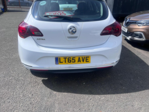 2015 Vauxhall Astra 1.4i Sri Euro 6 5dr in White — image 3