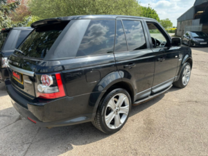 2013 Land Rover Range Rover Sport 3.0 Sd V6 Hse Black in Black — image 5