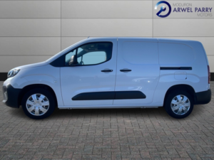 2024 Peugeot Partner 1.5 Bluehdi 950 Professional in White — image 4