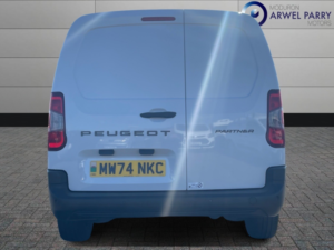 2024 Peugeot Partner 1.5 Bluehdi 950 Professional in White — image 6