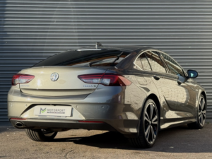2017 Vauxhall Insignia 2.0 Turbo D Blueinjection Sri Vx Line Nav in Grey — image 3