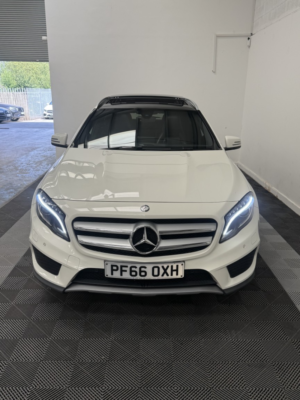 2016 Mercedes-Benz Gla 2.1 Gla200d Amg Line in White — image 2