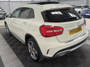 2016 Mercedes-Benz Gla 2.1 Gla200d Amg Line in White — image 4
