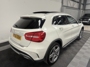 2016 Mercedes-Benz Gla 2.1 Gla200d Amg Line in White — image 6
