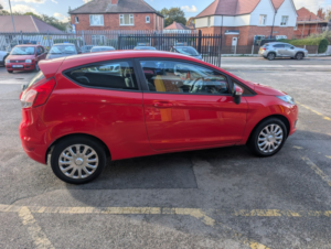 2013 Ford Fiesta 1.3 Style in Red — image 6