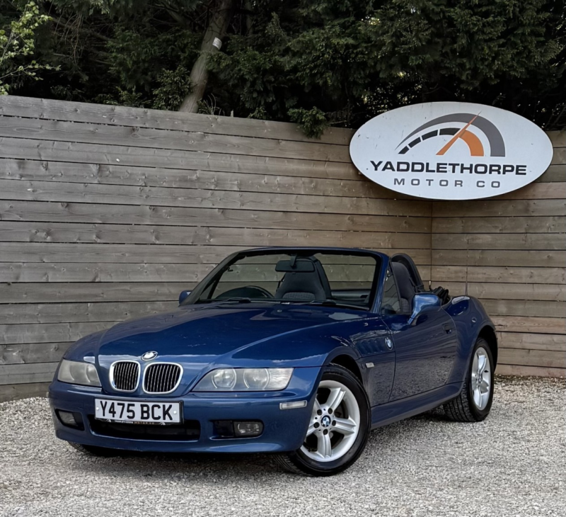 2001 BMW Z3 1.9 Z3 1.9i Roadster in Blue — image 1