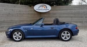 2001 BMW Z3 1.9 Z3 1.9i Roadster in Blue — image 2