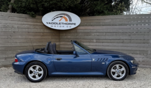 2001 BMW Z3 1.9 Z3 1.9i Roadster in Blue — image 3