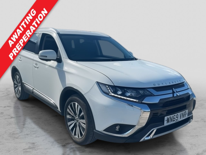 2019 Mitsubishi Outlander 2.0 Mivec Exceed SUV 5dr Petrol CVT 4WD Euro 6 (s/s) (150 Ps) in White — image 1