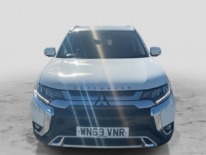2019 Mitsubishi Outlander 2.0 Mivec Exceed SUV 5dr Petrol CVT 4WD Euro 6 (s/s) (150 Ps) in White — image 4