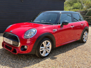 2015 MINI Hatch 1.5 Cooper Euro 6 (s/s) 5dr in Red — image 3