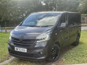 2021 Renault Trafic 2.0 Sl28 Energy Dci 145 Black Edition My21 in Black — image 2