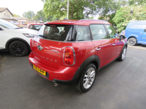 2013 MINI Countryman 2.0 Cooper D Auto All4 Euro 5 5dr in Red — image 5