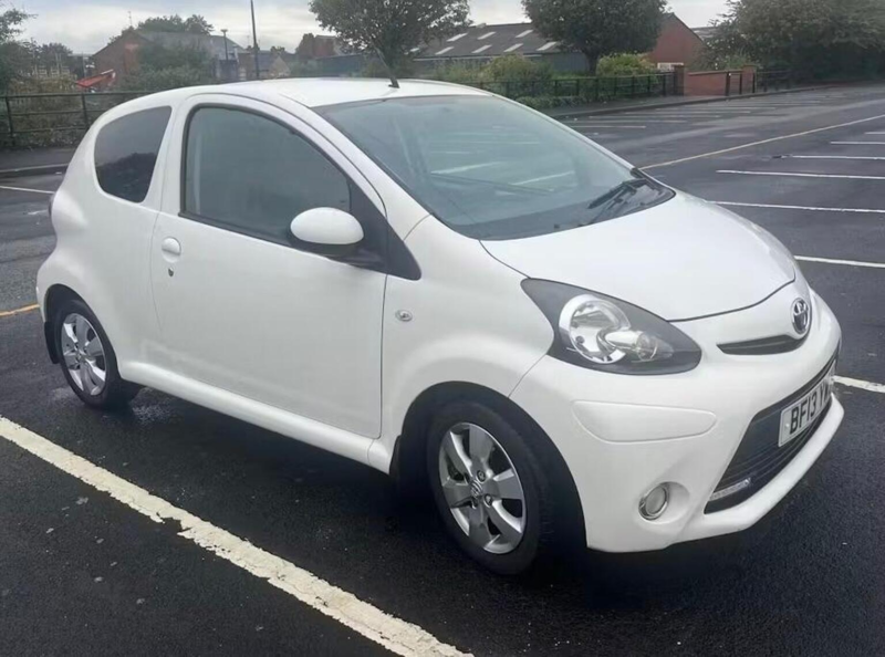 2013 Toyota Aygo 1.0 Vvt-I Fire Euro 5 3dr in White — image 1