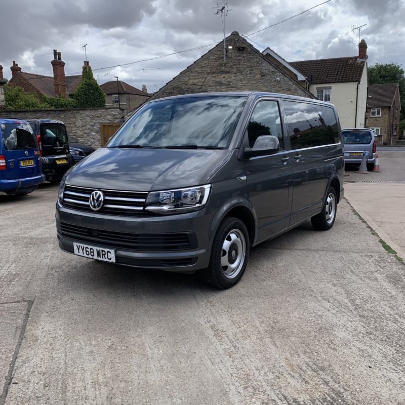 2019 Volkswagen Transporter 2.0 Tdi T32 Se Bmt 150 in Grey — image 1