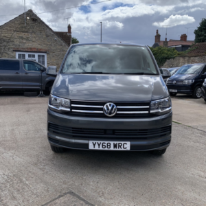 2019 Volkswagen Transporter 2.0 Tdi T32 Se Bmt 150 in Grey — image 2