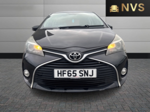 2015 Toyota Yaris 1.3 Dual Vvt-I Icon in Black — image 2