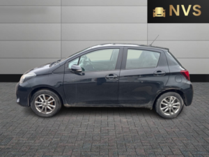 2015 Toyota Yaris 1.3 Dual Vvt-I Icon in Black — image 4