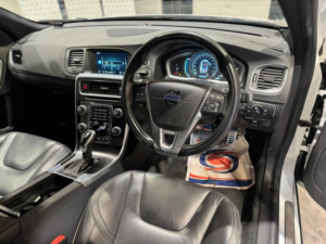 2015 Volvo V60 1.6 T3 R-Design Powershift Euro 5 5dr in White — image 3