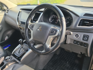 2019 Mitsubishi L200 2.4 Di-D Dc Barbarian Auto 4WD Euro 6 4dr in Black — image 3