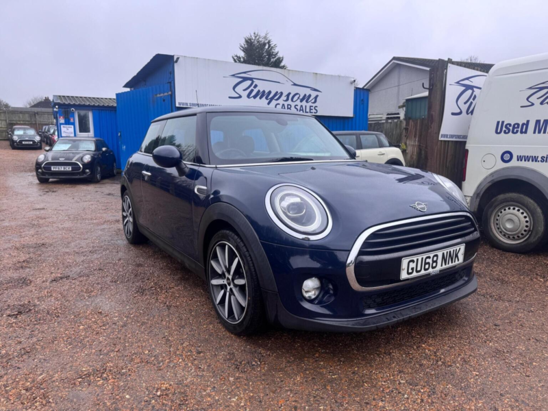 2018 MINI Hatch 1.5 Cooper Euro 6 (s/s) 3dr in Blue — image 1