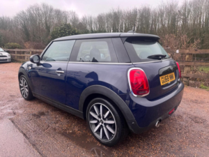 2018 MINI Hatch 1.5 Cooper Euro 6 (s/s) 3dr in Blue — image 4