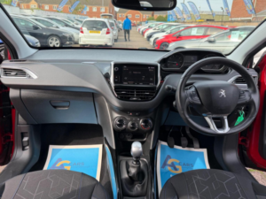 2019 Peugeot 2008 1.2 Puretech Signature Euro 6 (s/s) 5dr in Red — image 2
