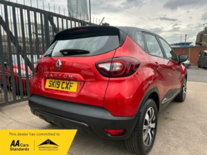 2019 Renault Captur 0.9l Play Tce SUV 5dr Petrol Manual Euro 6 (89 Bhp) in Red — image 2