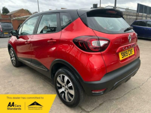 2019 Renault Captur 0.9l Play Tce SUV 5dr Petrol Manual Euro 6 (89 Bhp) in Red — image 5
