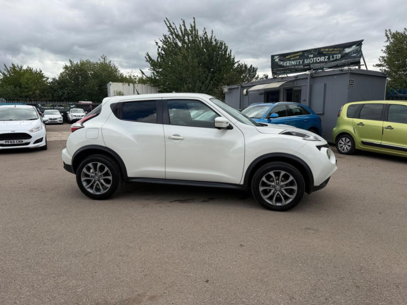 2017 Nissan Juke 1.6 Tekna Xtron Euro 6 5dr in White — image 1