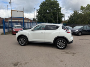 2017 Nissan Juke 1.6 Tekna Xtron Euro 6 5dr in White — image 4