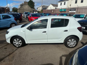 2015 Dacia Sandero 1.2 Ambiance Hatchback 5dr Petrol Manual Euro 5 (75 Ps) in White — image 6