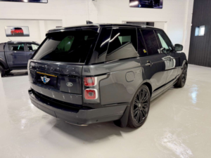 2018 Land Rover Range Rover 3.0 Sd V6 Vogue SUV 5dr Diesel Auto 4WD Euro 6 (s/s) (275 Ps) in Grey — image 2