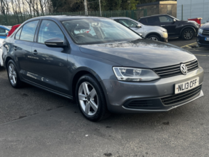 2013 Volkswagen Jetta 1.6 Tdi Bluemotion Tech Se in Grey — image 2