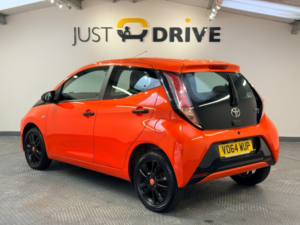 2014 Toyota Aygo 1.0 Vvt-I X-Cite Hatchback 5dr Petrol Manual Euro 5 Euro 5 (68 Ps) in Orange — image 4