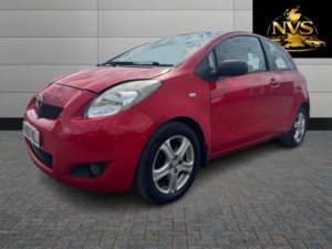 2010 Toyota Yaris 1.3 Dual Vvt-I Tr in Red — image 3