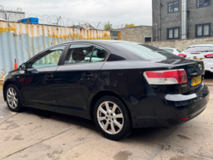 2009 Toyota Avensis 2.2 D-Cat Tr Auto Euro 5 4dr in Black — image 3