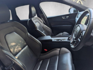 2021 Volvo Xc60 2.0 B5 Mhev R-Design Auto Euro 6 (s/s) 5dr in Black — image 4