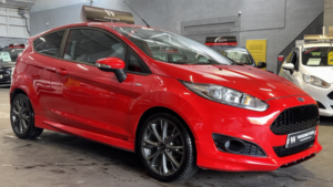 2017 Ford Fiesta 1.0 T Ecoboost St-Line Red 3dr 9 Stamps+1 Keeper in Red — image 4
