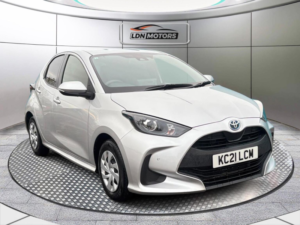 2021 Toyota Yaris 1.5 Vvt-H Excel E-CVT Euro 6 (s/s) 5dr in Silver — image 4