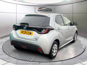 2021 Toyota Yaris 1.5 Vvt-H Excel E-CVT Euro 6 (s/s) 5dr in Silver — image 6